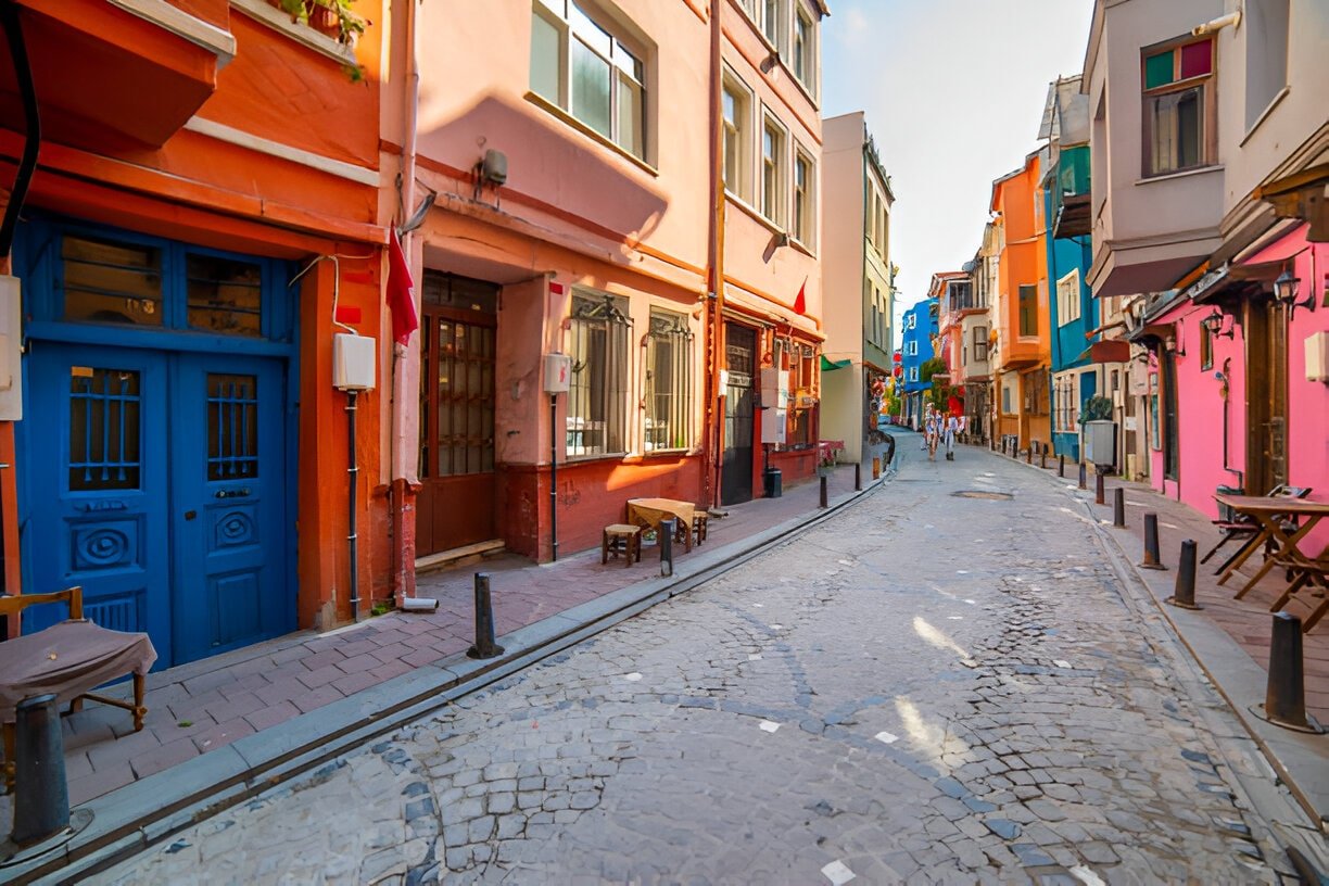 Photo Diary: 7 Stunning Spots to Capture on Your Women-Only Trip to Turkey Balat Istanbul