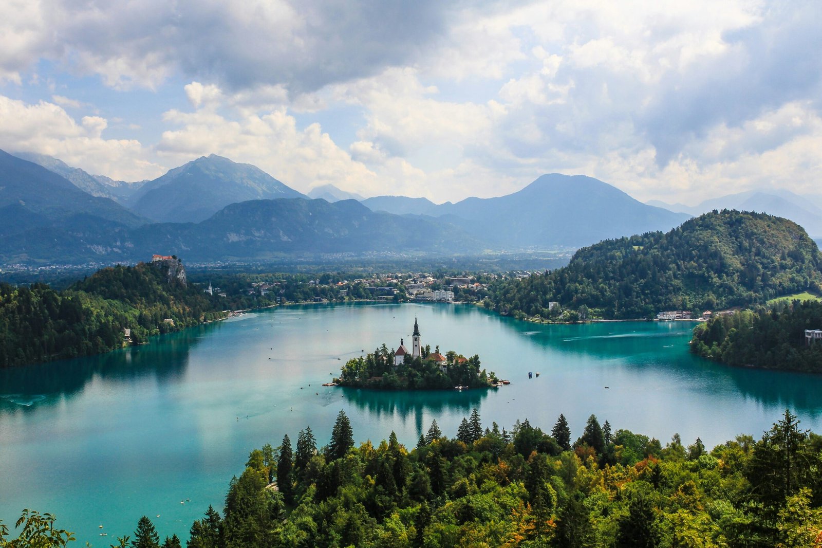 Travel Tips for Women Exploring Europe Solo scaled