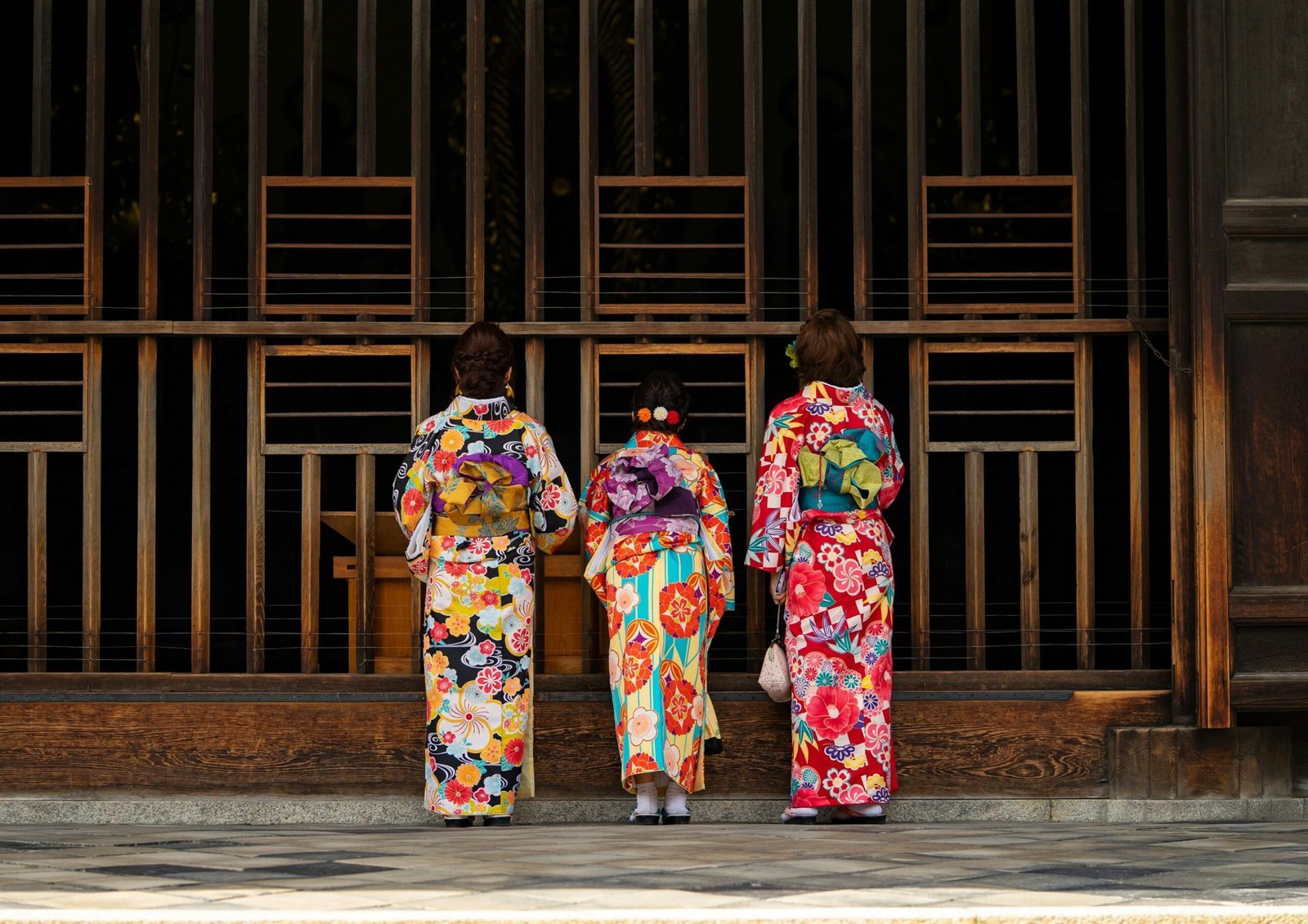 Why Women Love Travelling to Japan in Groups
