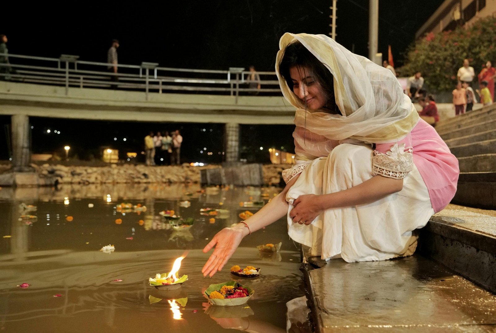 Evening Safety and Nightlife in Rishikesh