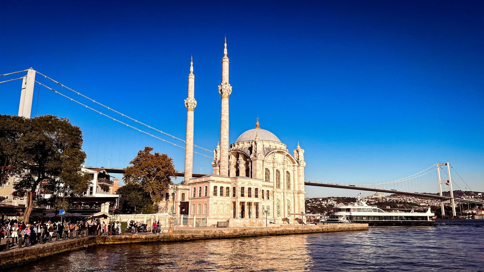 Ortaköy Mosque - Photogenic Spots in Turkey