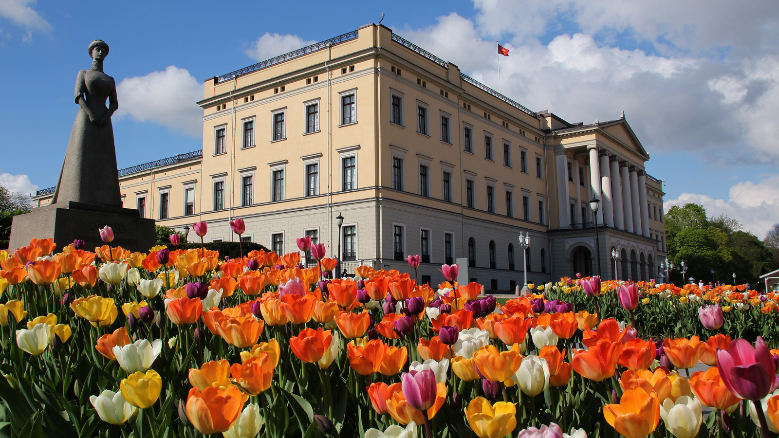 Royal Palace and Palace Park - Things to Do in Oslo